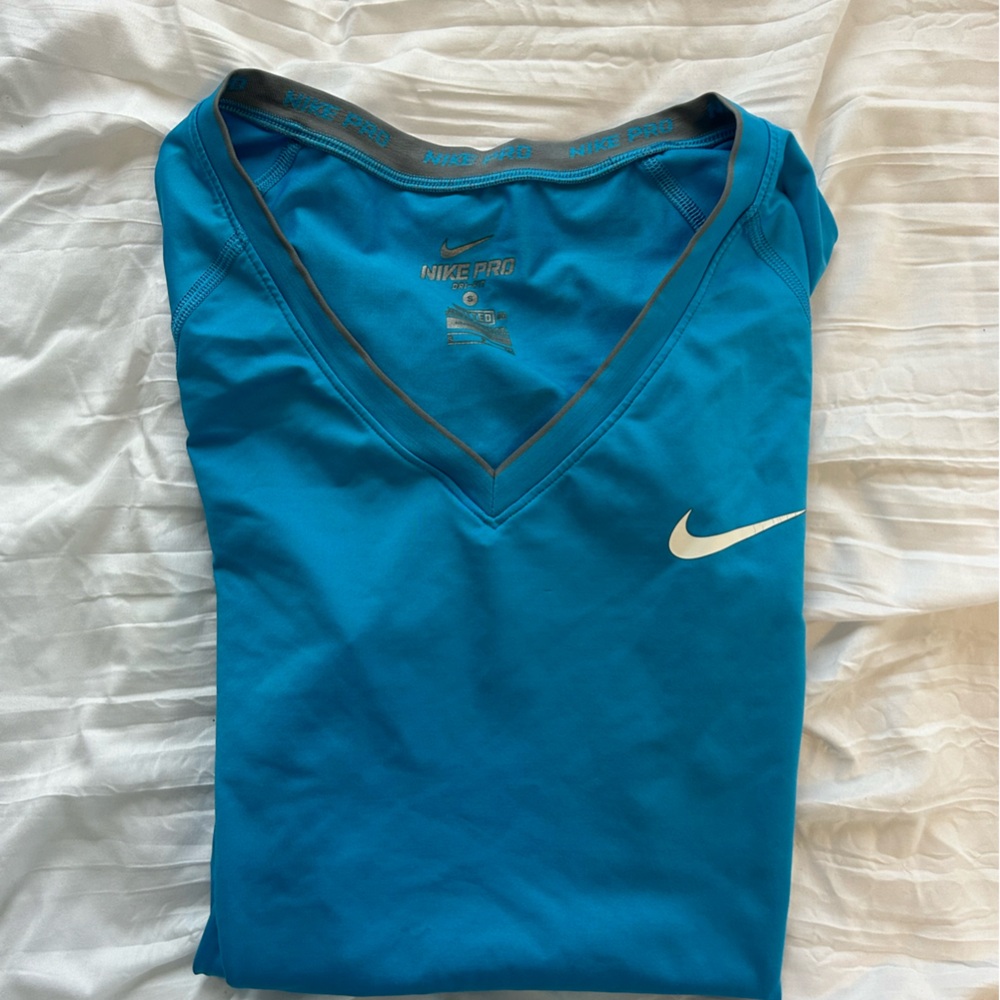 Nike tshirt